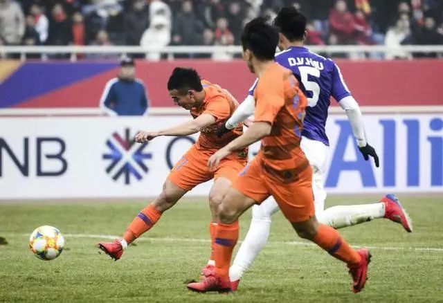  亚眠后防天团集体低迷惨遭对手五球羞辱