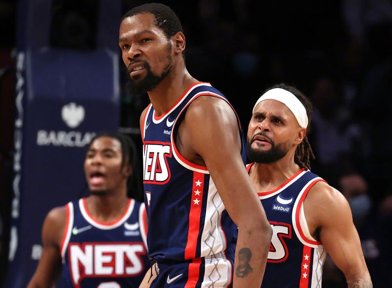  恩比德内线称王76人客场掀翻公牛豪取四连胜