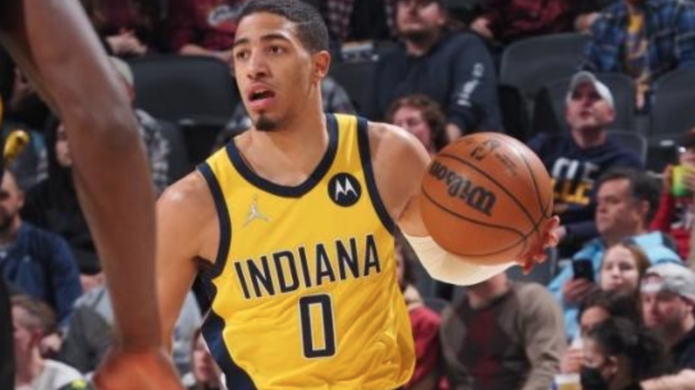  哈利伯顿助攻上双步行者大胜魔术